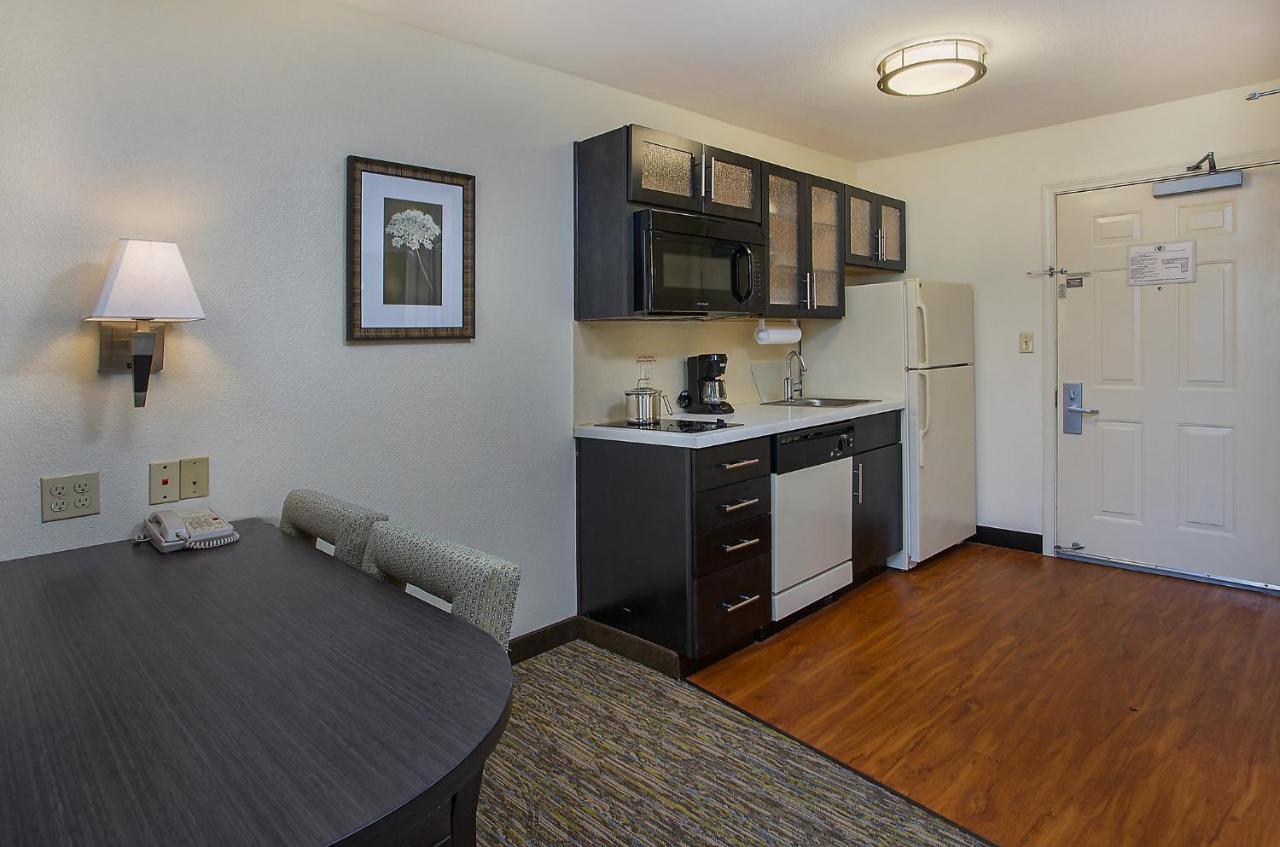 Candlewood Suites Louisville Airport By Ihg Eksteriør bilde