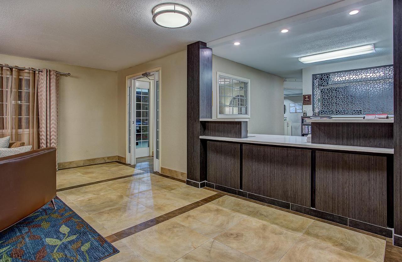 Candlewood Suites Louisville Airport By Ihg Eksteriør bilde