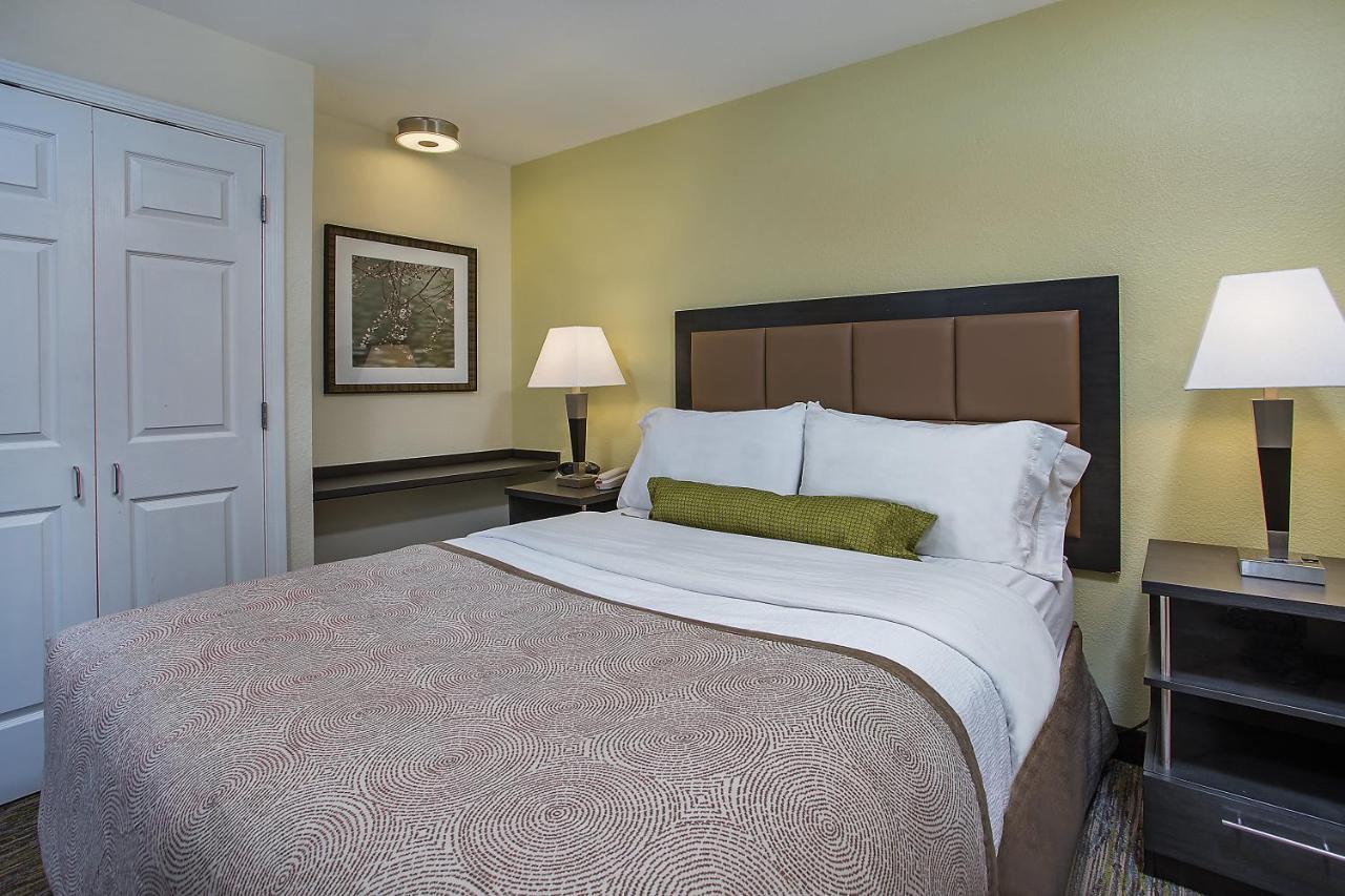 Candlewood Suites Louisville Airport By Ihg Eksteriør bilde