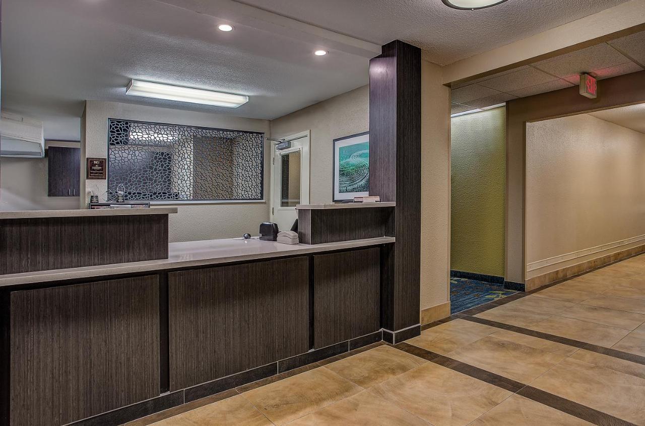 Candlewood Suites Louisville Airport By Ihg Eksteriør bilde